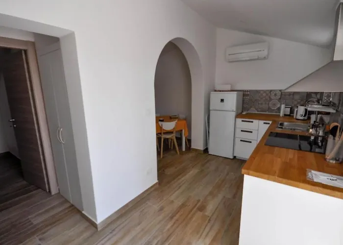 Apartman Schoene In Novigrad Mit Kostenlosem Parkplatz By Interhome *